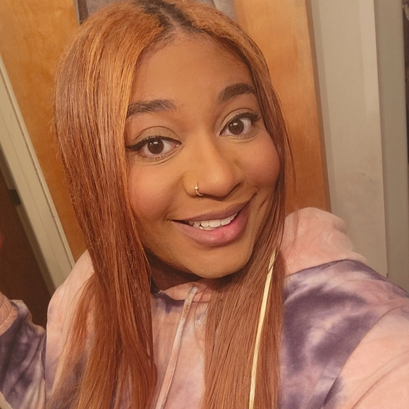 Meet your Posher, Lory - Picture 1 of 1